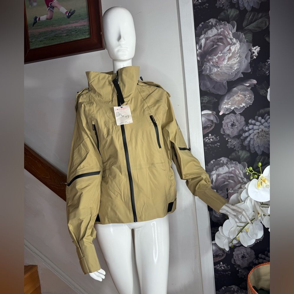 Free People Zephyr Packable Shell
Jacket - Picture 9 of 11